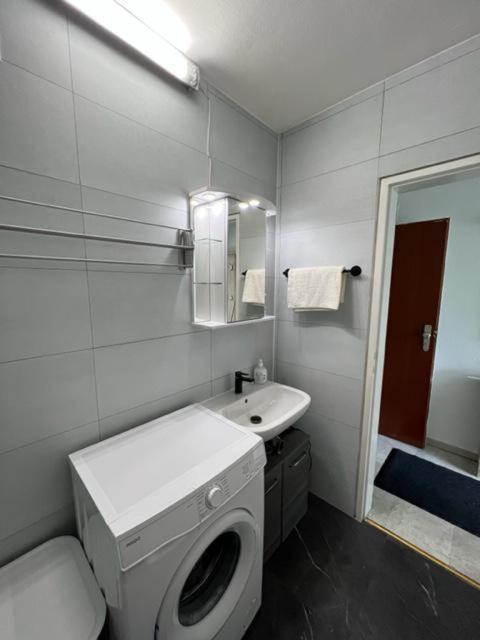 Ruhiges Und Klimatisiertes Apartment Stuttgart Exterior photo